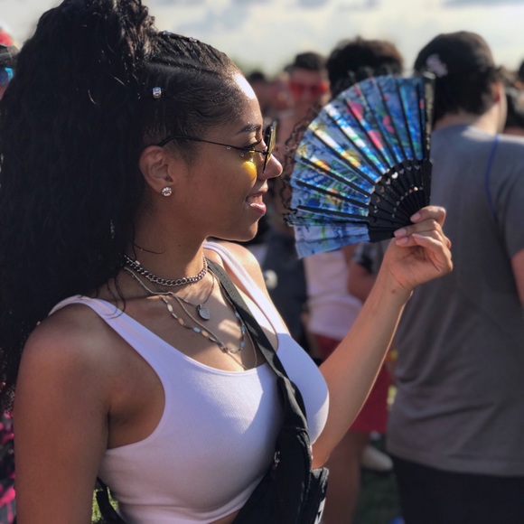 Meet your Posher, Elicia - Picture 2 of 8